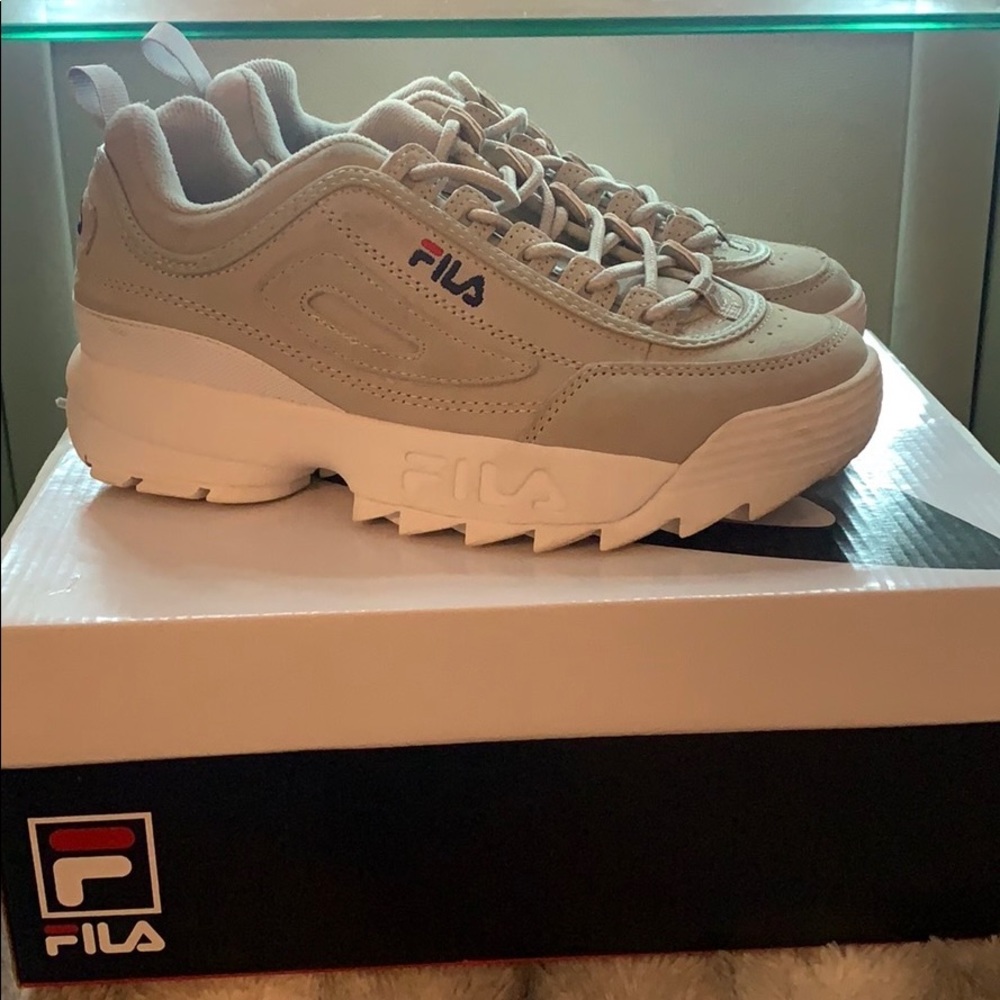 Brand new fila suede sneakers